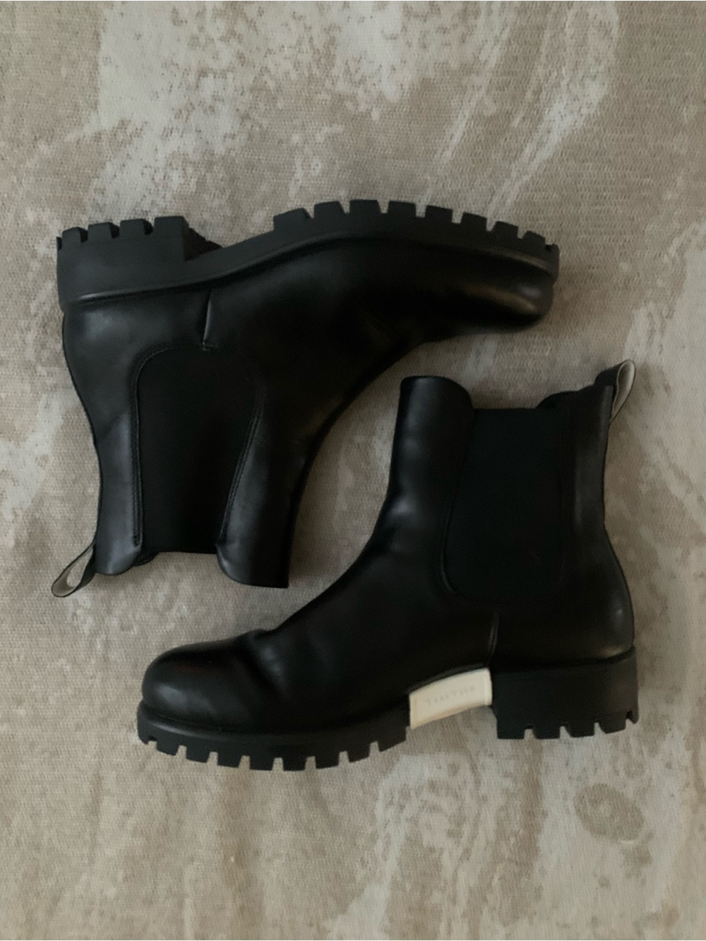 Ecco Leather Chelsea Boots